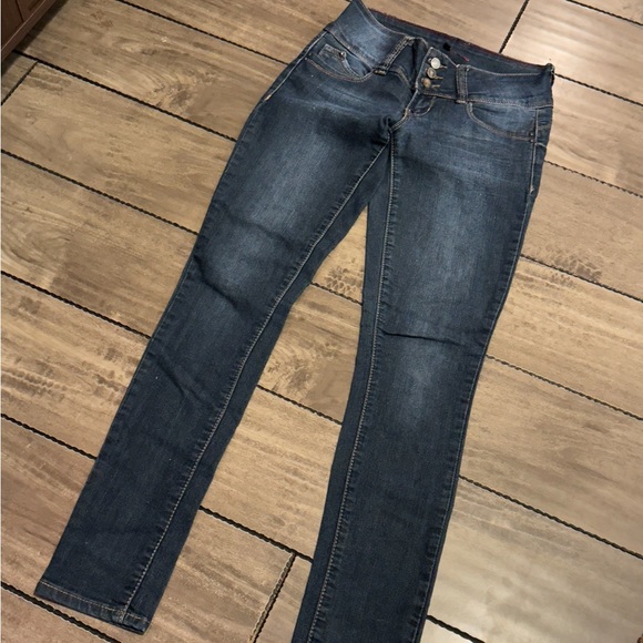 YMI Jeans - Dark Denim Butt Booty Lifting Shaping Jeans - Picture 6 of 7